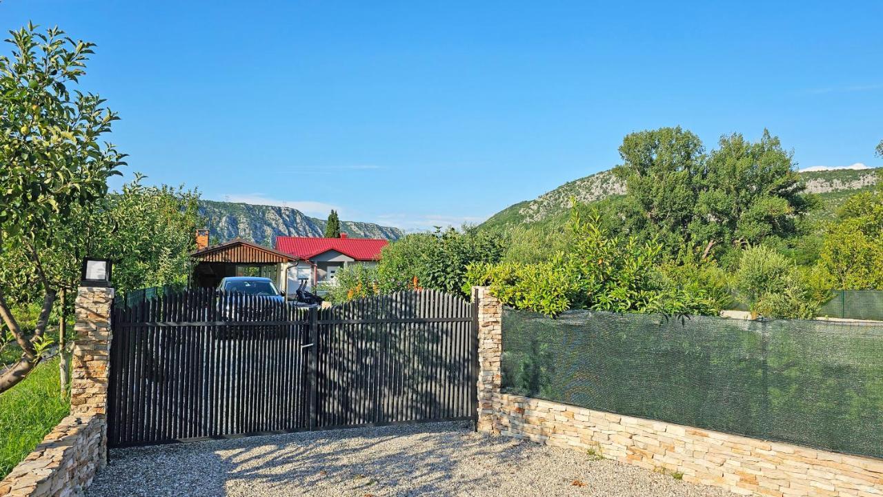 Holiday Home Natura With Private Pool Mostar Eksteriør billede